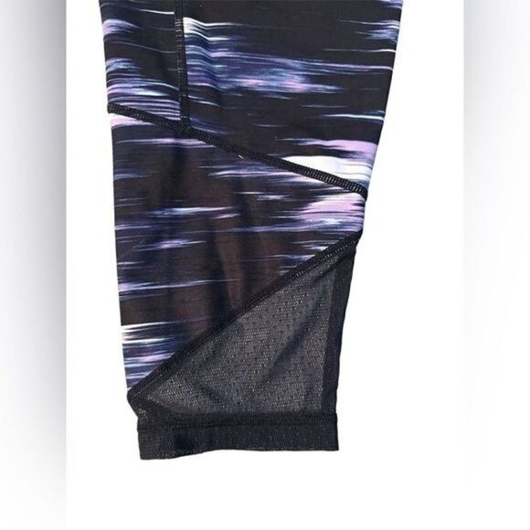 IDEOLOGY Purple Black Space Dye
Cropped Leggings with Black mesh at back hem S - Picture 7 of 10